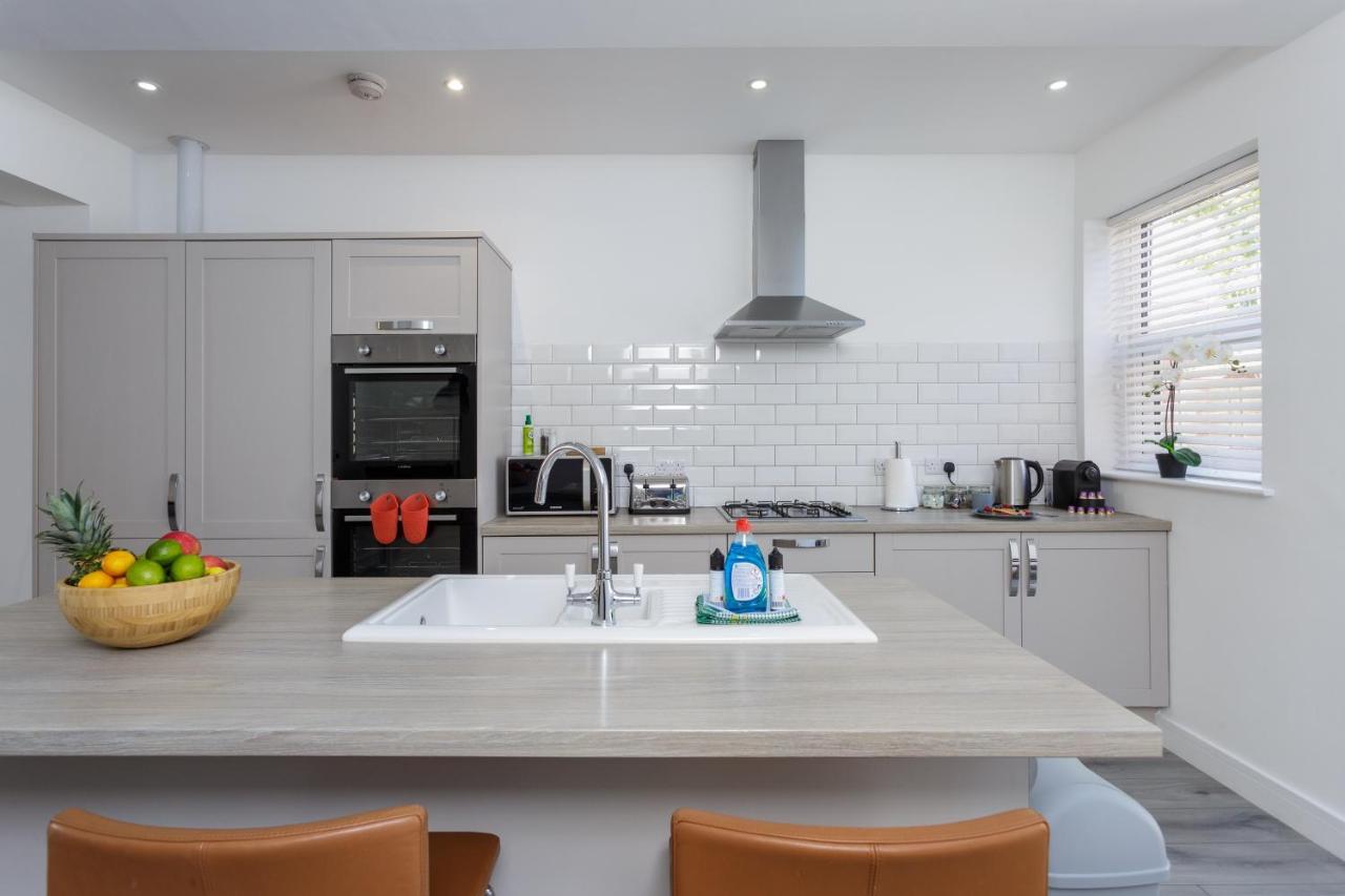 Harold House - Modern Open Plan 4 Bedroom, 3 Bathroom House In Central Southsea, ポーツマス エクステリア 写真