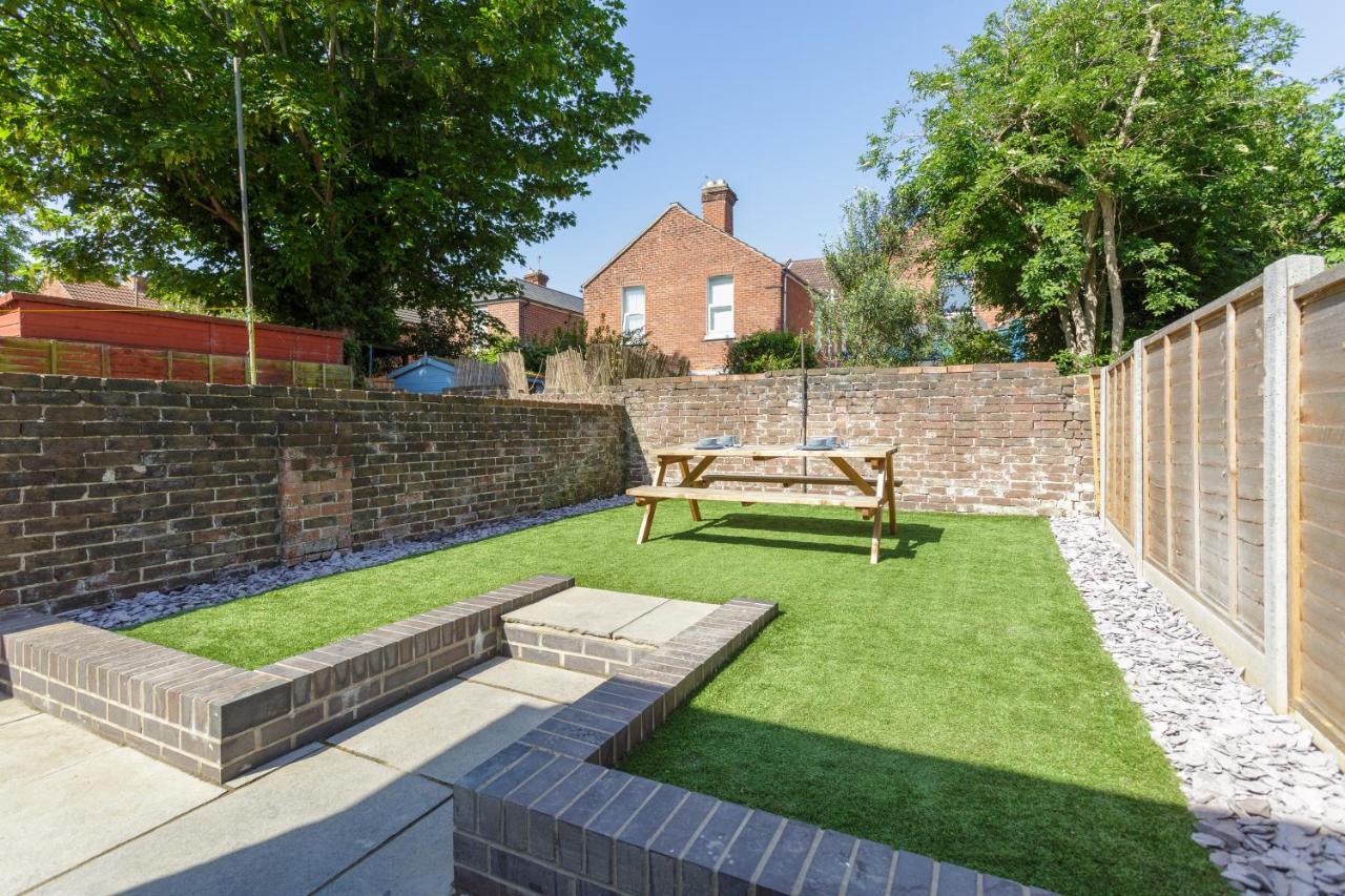 Harold House - Modern Open Plan 4 Bedroom, 3 Bathroom House In Central Southsea, ポーツマス エクステリア 写真