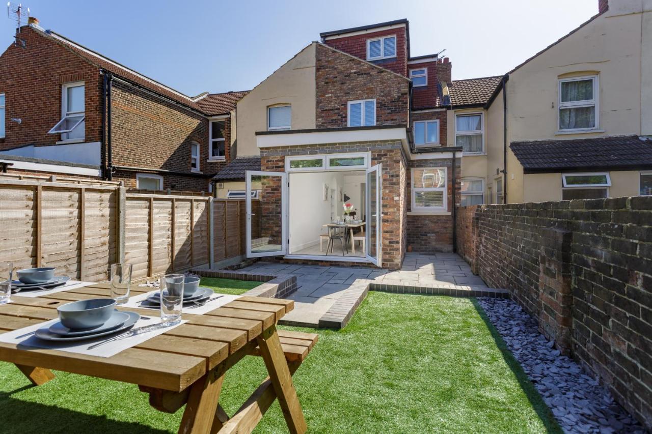 Harold House - Modern Open Plan 4 Bedroom, 3 Bathroom House In Central Southsea, ポーツマス エクステリア 写真