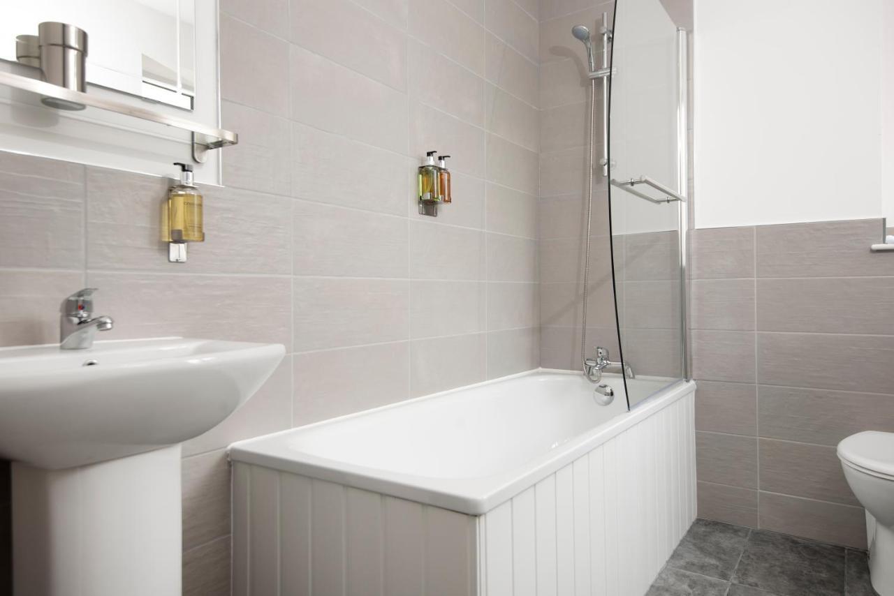 Harold House - Modern Open Plan 4 Bedroom, 3 Bathroom House In Central Southsea, ポーツマス エクステリア 写真